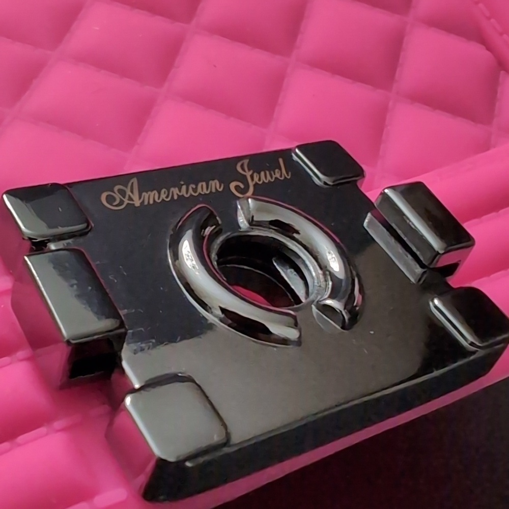 American Jewel Girls Pink Quilted Gummy Shoulder Bag with Chain Link Strap. - Picture 7 of 15